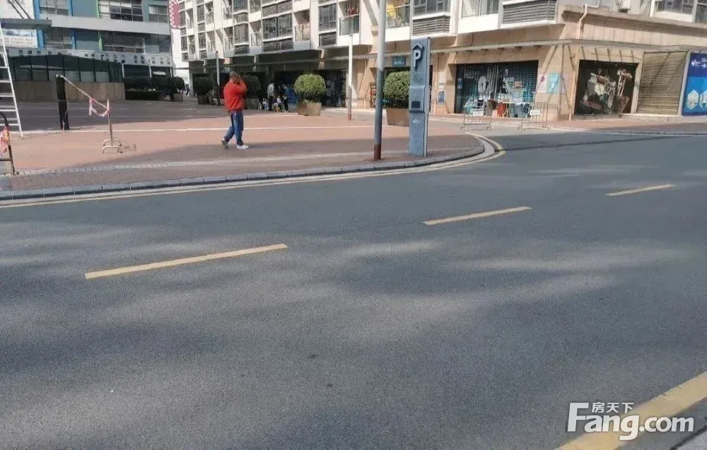 同泰时代中心 精装修两房 拎包入住 停车方便 近