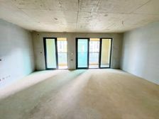 光谷东11号线长存锦园一梯一户洋房带车位入户花园大平层格局