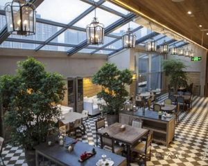 东北四环望京商圈,紧邻机场高速,星级独栋酒店出售!