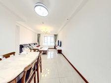 龙湖上城天街广场 3室1厅 东南