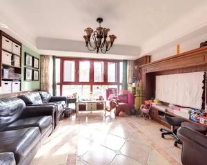 新上金色雅园三期三房小区中间仅售251W 正对红领巾和慧泉