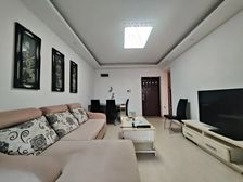 2015年次新房 房东急售 全南户型 停车无忧