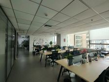 3,4,9号宜山路站 兆丰环球(新出)200平 正对电梯口