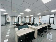 世纪东方旁 福明地铁口 恒富大厦185平 电梯口带家具 东南