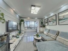 送超大两阳台,小区中心位置,精装30 拎包入住,来电详细咨询