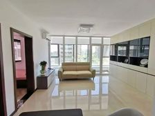 榆树庄回迁房 东南北三居 精装修 临近地铁站 390万