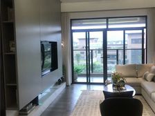 东区朗晴 旁 三房两卫带装修 交通便利 总价低