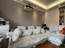 新上房源.豪华装修.不一样的价格点进来看看.看房方便