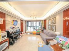 铂悦滨江 4室2厅2卫 精装修 1200万元