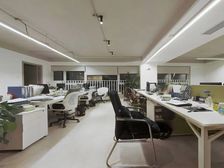 南北东 三面通透 挑高6米 带5年租期 就这么一套房源