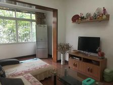 门口 精装三房 黄金楼层 方便娃儿出入 朝里面住家安静