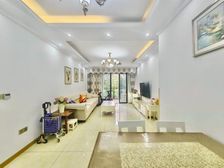 杨家坪 车位充足 楼龄新 电梯房 交通便利 商圈成熟