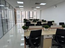 经海路站口 推荐房源285平 精装带家具 一价全含 可注册