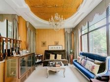 纯别墅小区,联排东边套,带车库带200多平的花园,看房有钥匙