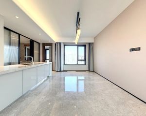 东叁金茂府 四季恒温 带阳台 现房 即买即住 地铁10号线