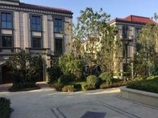 地铁良乡大学城旁,配套齐全,现房低密别墅,独门独院,花园