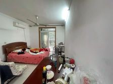 虹梅新苑附送双南阳台的一室二厅住家装修满5年随时看电梯上下