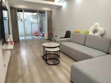 总监力推,嘉善路地铁口,市场价80W,一梯两户,南北通透。