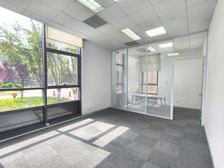 亦庄同济南路地铁站首层78平米朝南向精装带有物流门上下水