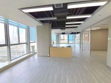 亦庄核心区万源街地铁口业主直租385平精装落地窗三面采光