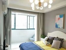 精装修拎包入住,滴于市场价80万,送30万精装修,交通便利。