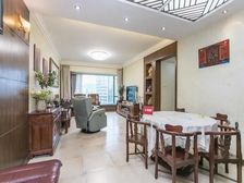 小张推荐:业主诚心出售,价格可以沟通,固定车位,装修保养好