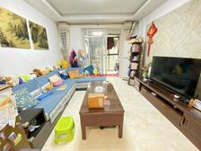 现场实拍,中层位置安静,有车位,主营小区,欢迎咨询