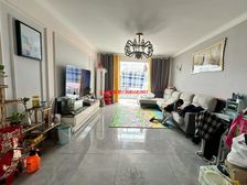 电梯顶复 四房格局 装修全送中央空调地暖配齐,满五