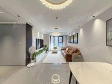 铁一陆港隔壁 精装修三室 拎包入住 三室全面户型 中间楼急售