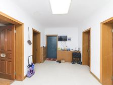 嘉园花园南区 ,两房朝南,中间层 保养好 送自行车库,