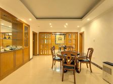 荔园小区 诚心出售 价格可谈 送车位送家私家电 包税 南向