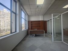 东方金融园,离地铁近,得房率高。精装全配,实图实价