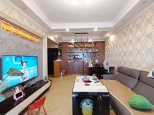 临地铁 朝南 正规商品房 带电梯 精装修 居家自住