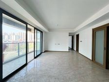 腰斩!!!腰斩!!!精装大横厅 、全屋中央空调、地暖、新风