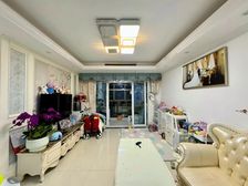 (新房已定,诚售)(婚装40万,保养新)(送家具家电车位!)