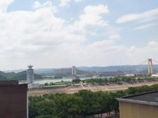 西陵区三中旁江景房142平3房2卫 单价不足5个