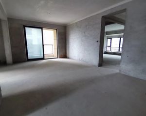 未来城正对面中高层边套有车位华鸿锦园3室2厅2卫双阳台满二年