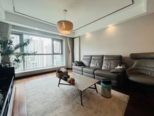 豪景2期V1一边套在售4房 东边户 业主 打新 出价就签