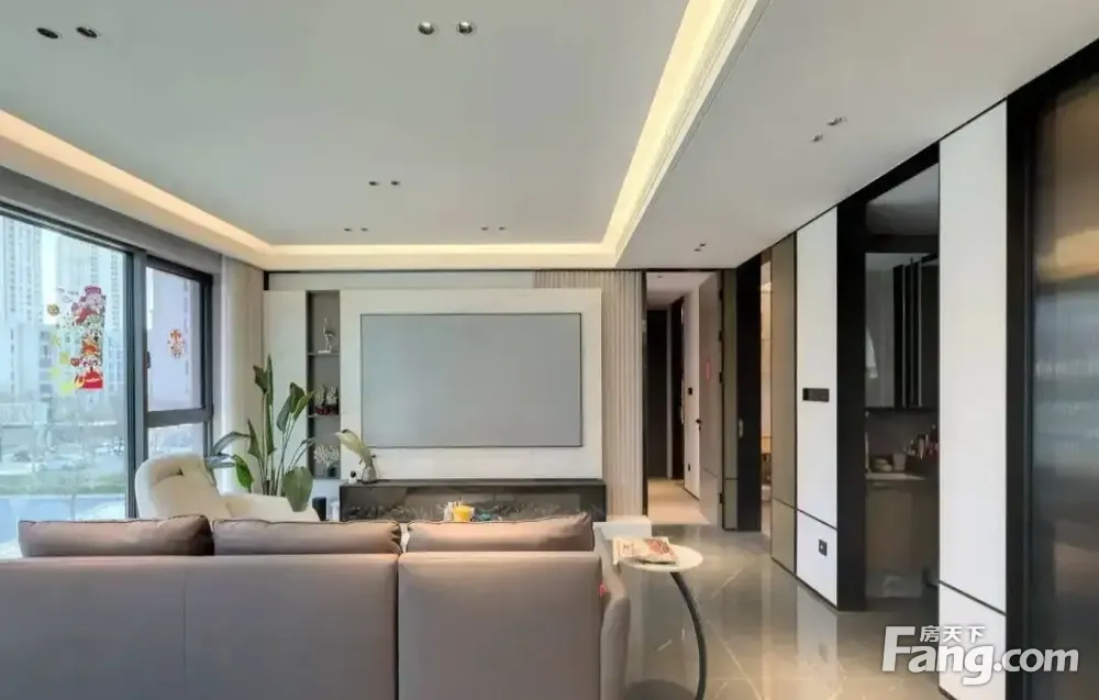 天空之镜 精装修，业主基本没住过，诚意出售 看房方便