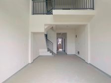 想致富买别墅 有花园 有阁楼 有露台 三层朝南落地阳台