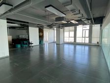 天山银河广场600平!阳面!电梯口!24h空调!随时可看!