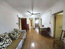 南翔镇中心位置,一楼附赠近30平天井,两房朝南户型,看房随时