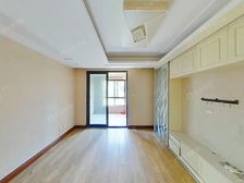 小区C位,带车位,满五年二次装修看房随时