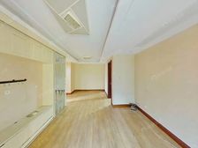 小区C位,带车位,满五年二次装修看房随时