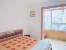 电梯小户型 一室一厅 带阳台 朝里面住家安静 总价低