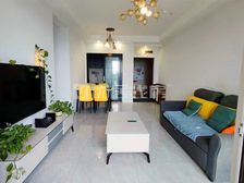 朝向北 电梯房 80平 精装 3室 房东急置换 诚心出售