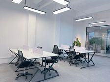 全新装修183方办公室,层高3.8米,采光好,双地铁