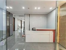 南城中心轻奢办公室,电梯口位,性价比超高,欢迎品鉴!下载ap