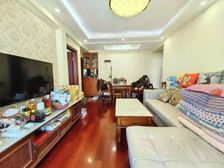 出门商场,地铁口旁,南北通精装修拎包入住, 高楼层视野采光好