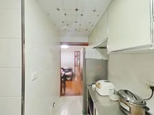 精装修2房,天井搭了房间,业主诚意出售!